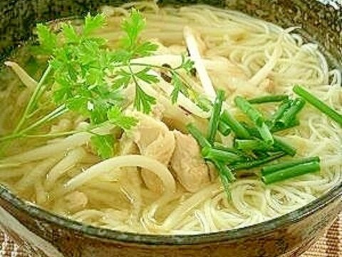 おうちで簡単エスニック♪鶏肉のフォー